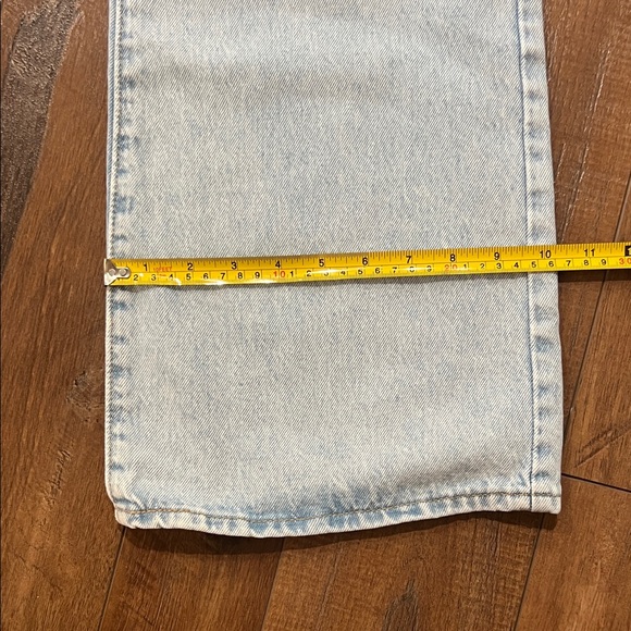 Levi's Light Blue Women's Mid Rise Baggy Jeans - Picture 9 of 10